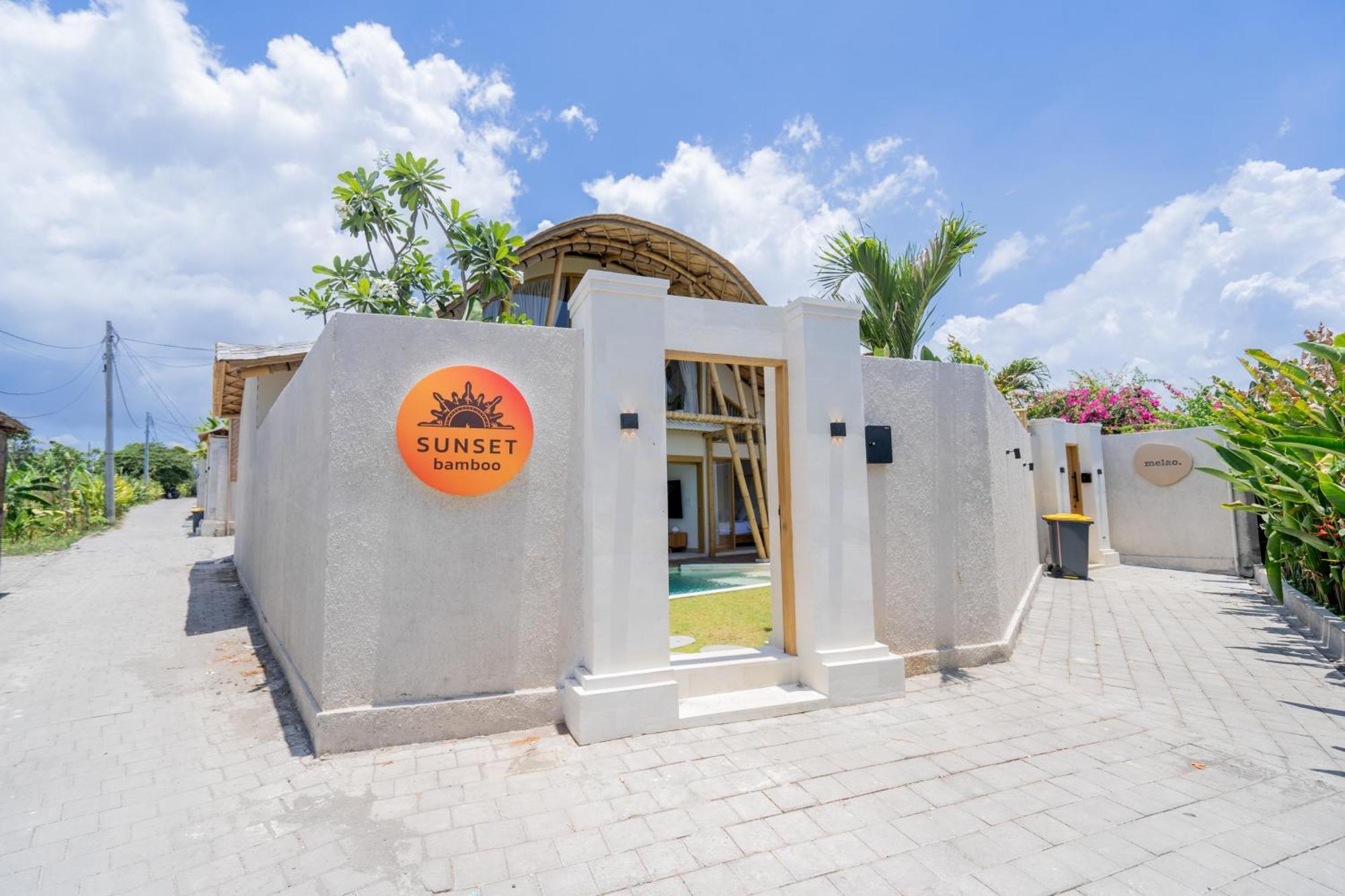 Villa Sunset Bamboo - 3Br Villa In Kerobokan Εξωτερικό φωτογραφία