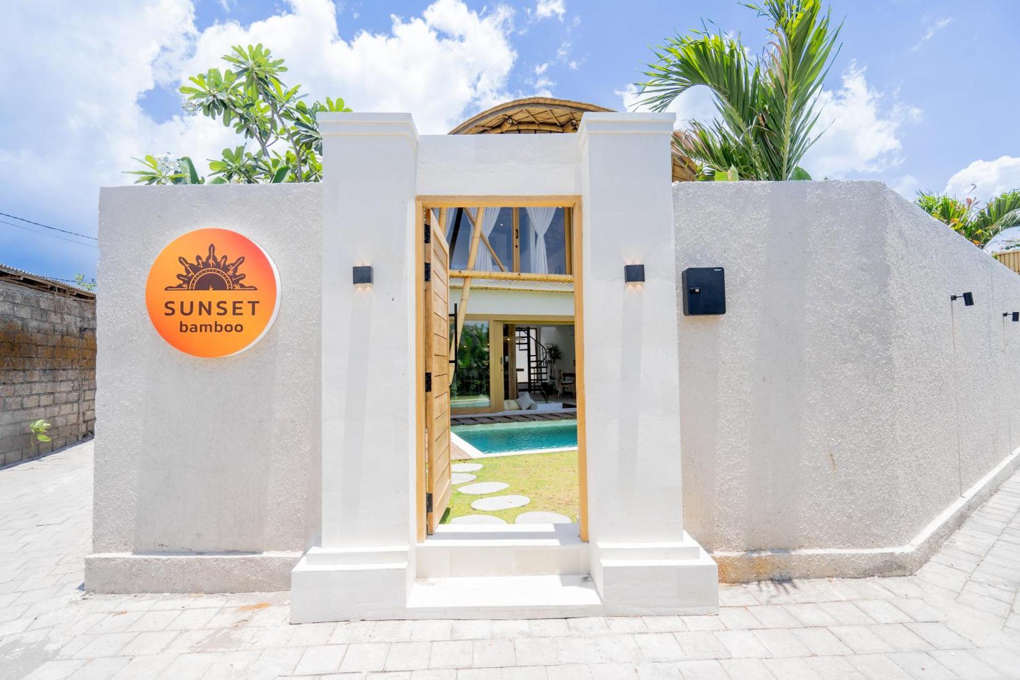 Villa Sunset Bamboo - 3Br Villa In Kerobokan Εξωτερικό φωτογραφία